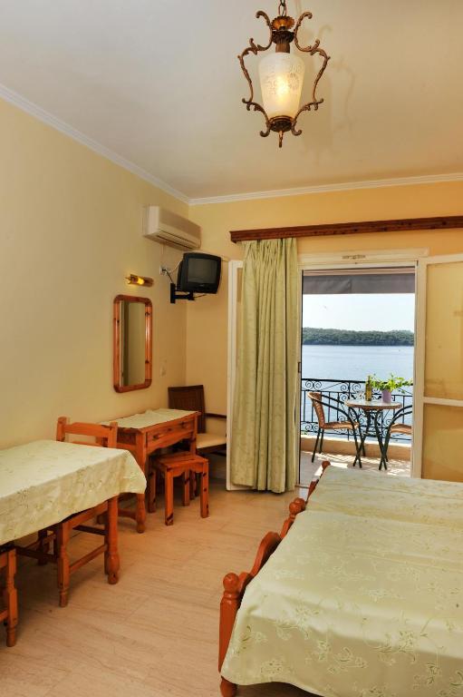 נידרי Logan'S Beach Hotel חדר תמונה
