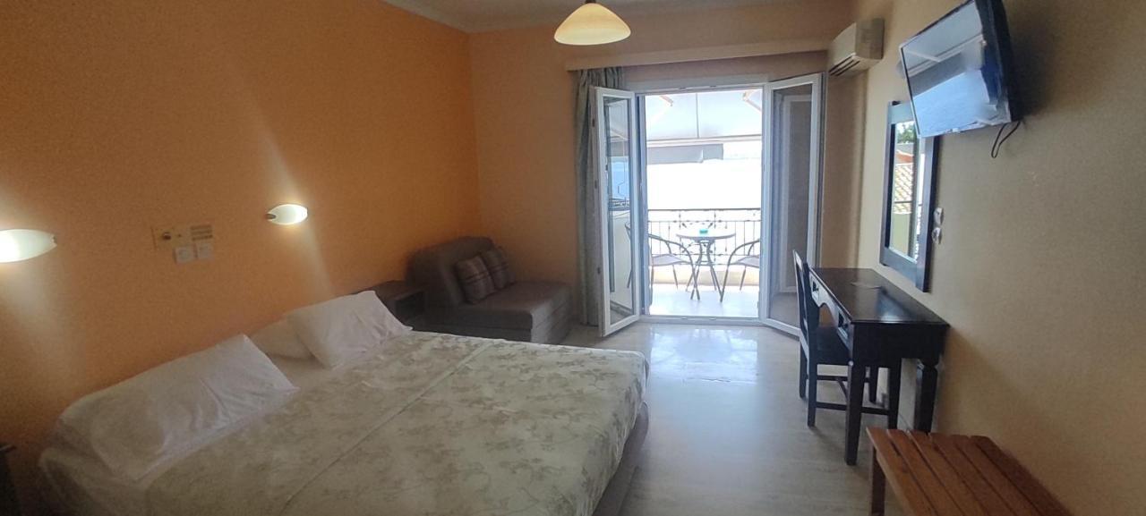 נידרי Logan'S Beach Hotel מראה חיצוני תמונה